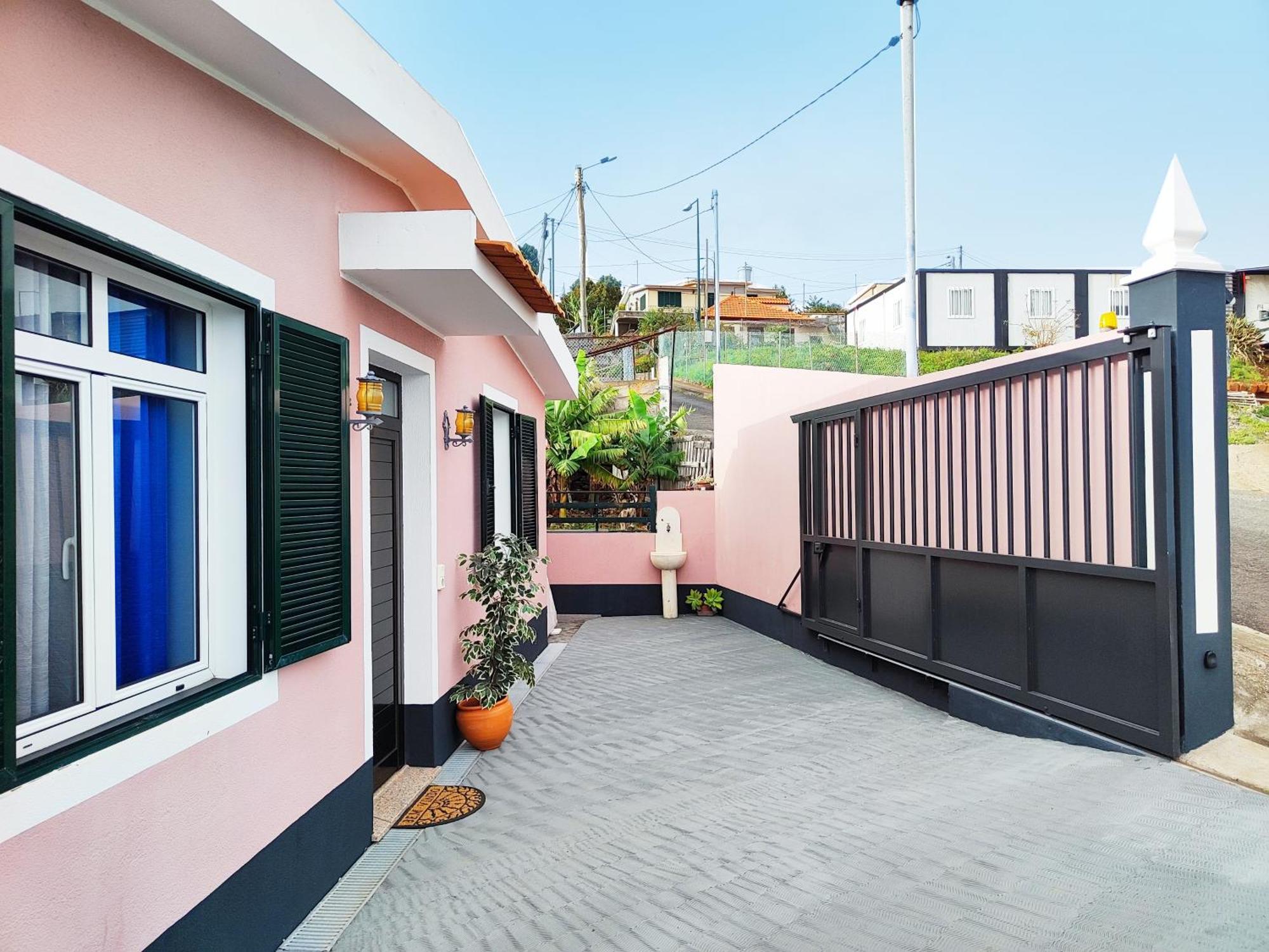 Gateone Al Airport View House Villa Machico  Eksteriør bilde